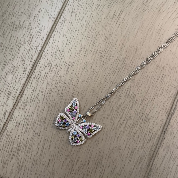 • Butterfly Gem Necklace • - Picture 8 of 10